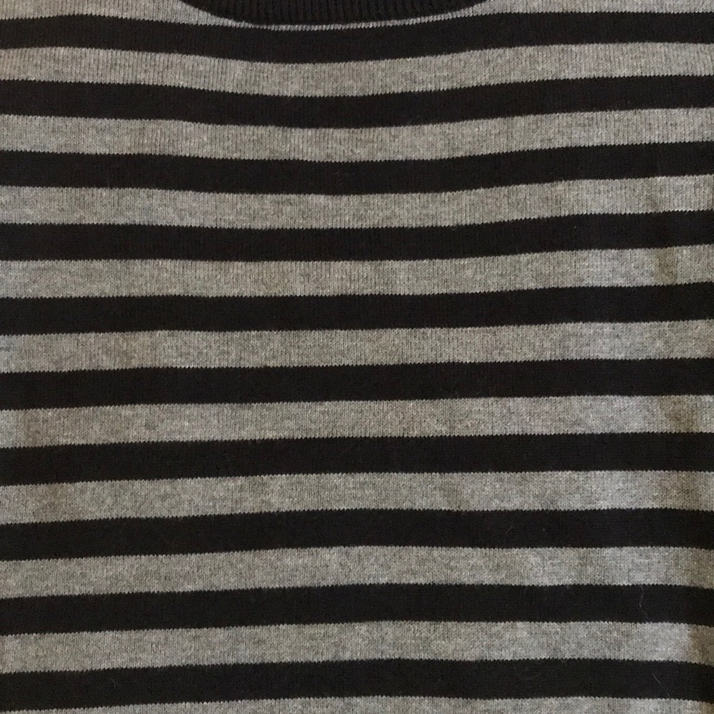 Ambiance by F21, medium striped crop top - Picture 3 of 5